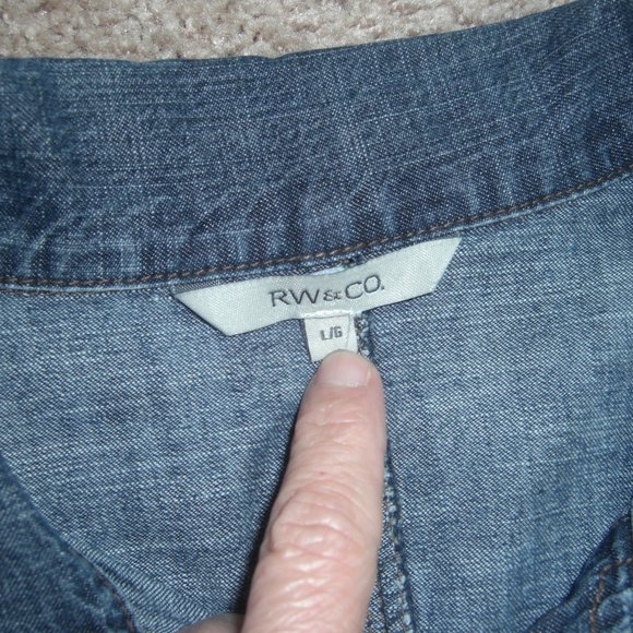 RW & CO. SOFT BELTED DENIM JACKET - Picture 6 of 10